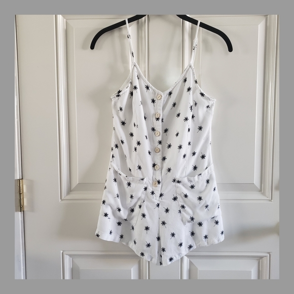 ILLA  ILLA  Front Button Coconut Print Spaghetti Strap White Romper SZ S - Picture 1 of 16